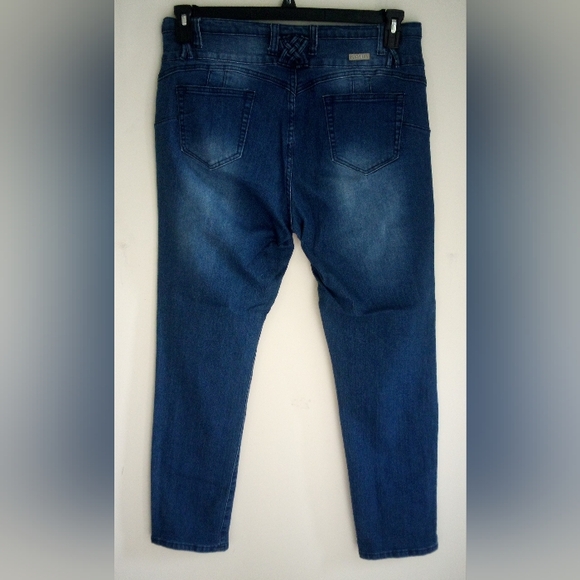 Kaba - Picture 2 of 3